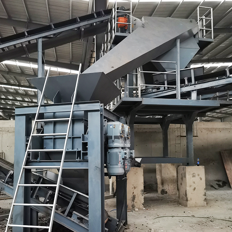  江西瀝青混合料破碎篩分設備客戶現(xiàn)場