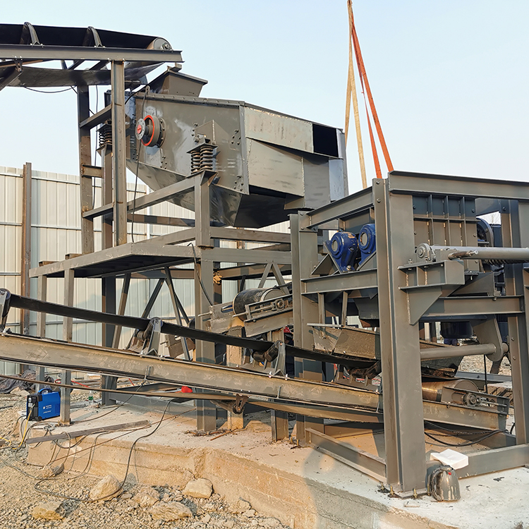 瀝青再生料專用篩分機(jī)(圖6) 瀝青再生料專用篩分機(jī)(圖6)